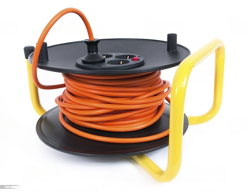 Retractable Extension Cord Best Solution for Cable Management